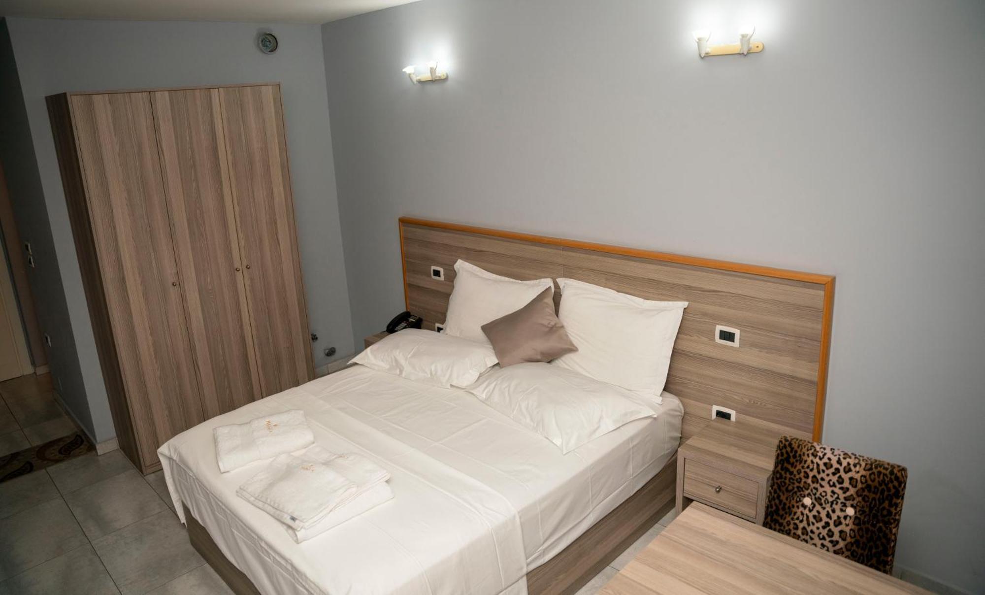 Hotel Pernoca Durres Luaran gambar