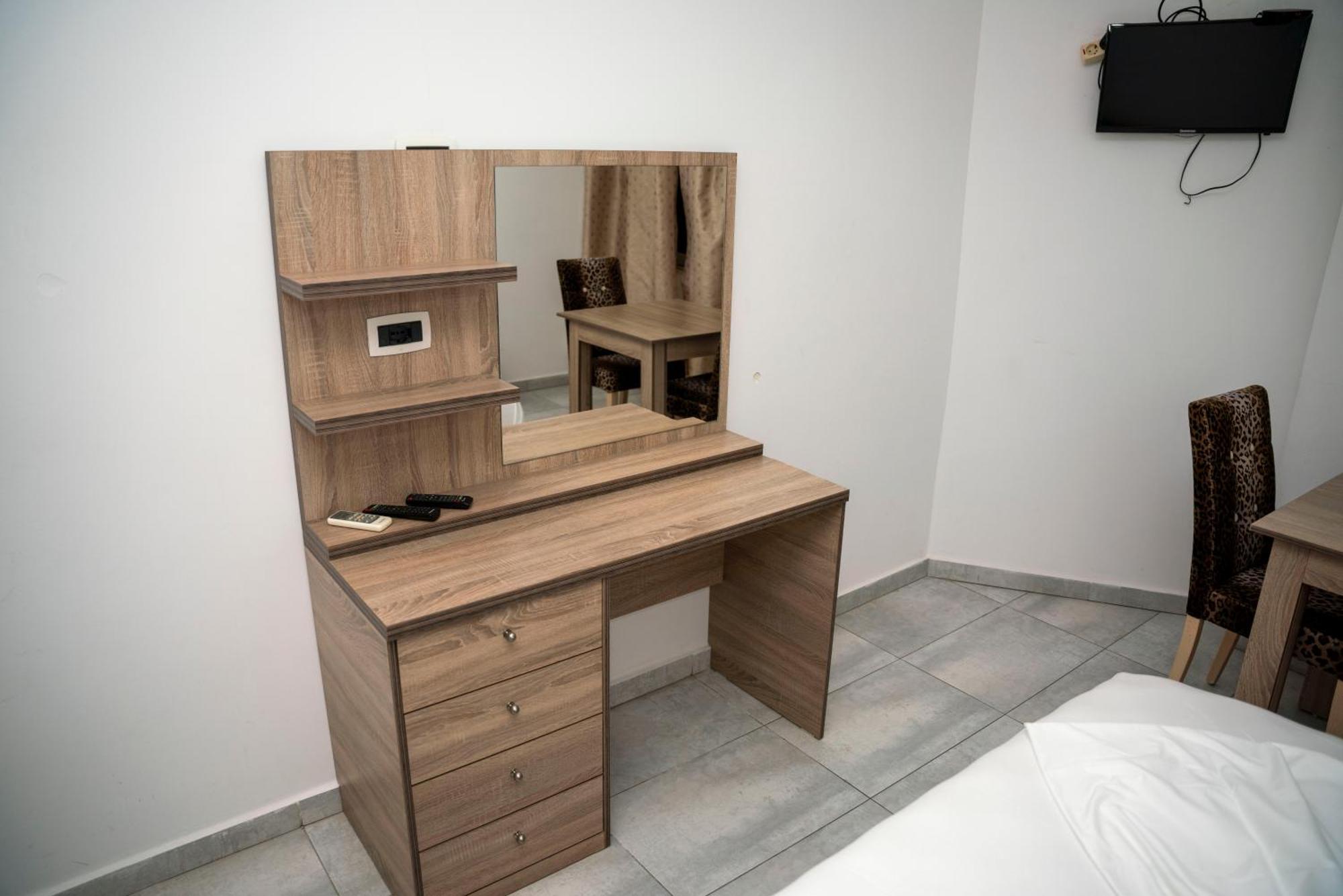 Hotel Pernoca Durres Luaran gambar